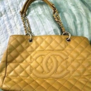 2002 vintage Chanel caviar Skin jumbo bag